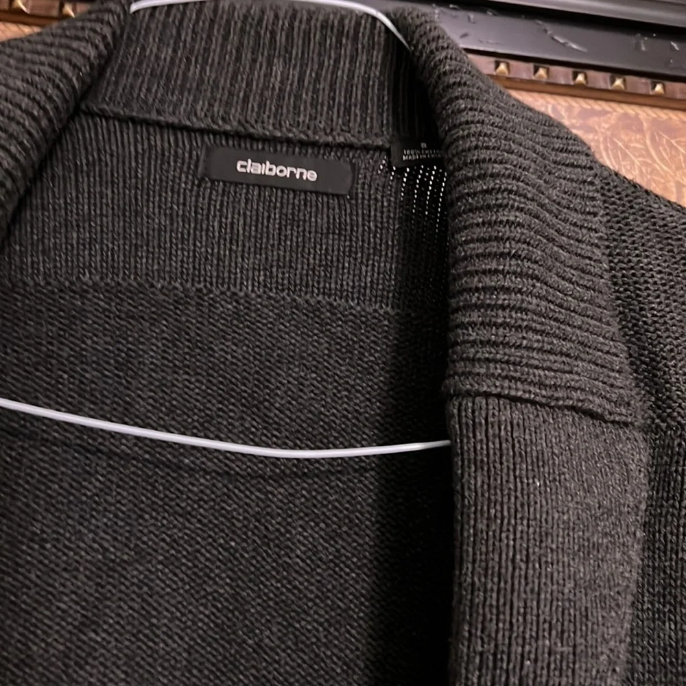 Liz Claiborne sweater - Picture 3 of 4